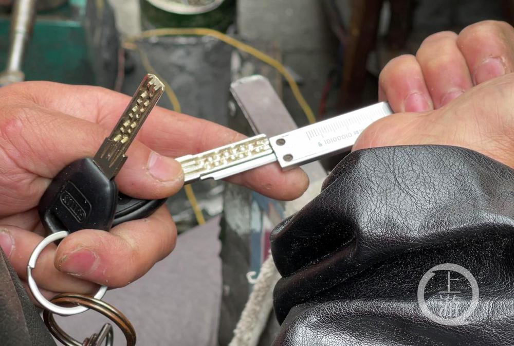 老行当的坚守|父子修理摊 服务街坊几十年