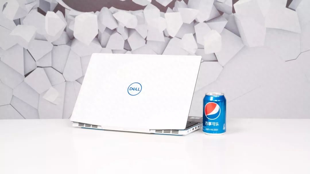 聊一款纯白外壳的游戏本