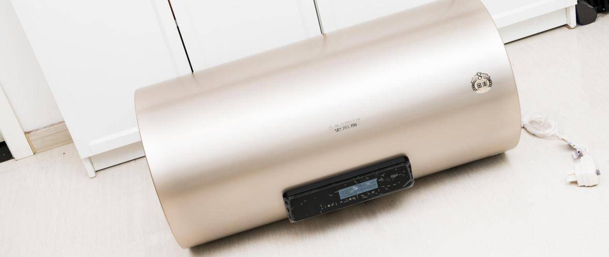 在无漏水烦恼，AO史密斯电热水器体验，终生免换镁棒