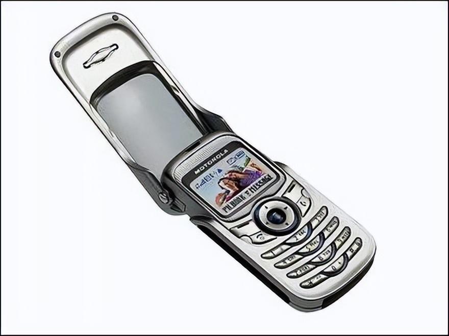 时尚科幻的彩色翻盖——摩托罗拉E380