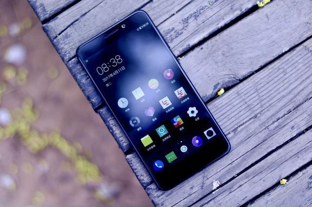 极有可能是乐视最后一款手机，不到七个月从1799元狂跌至949元