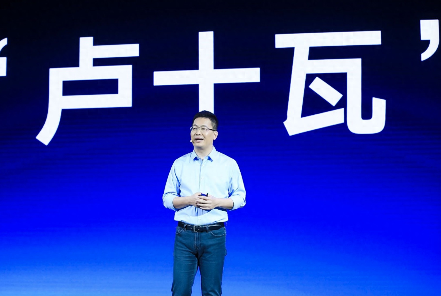 金立“诈尸”了？4350mAh+8GB运存仅899元，不知卢伟冰作何感受