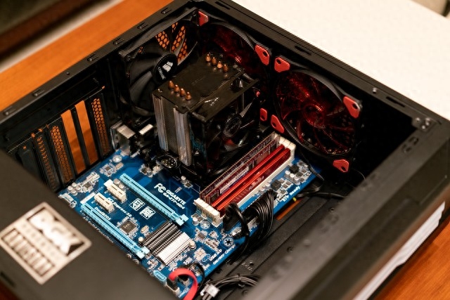 DIY电脑主机时,显卡和CPU该如何搭配?需要注意什么?