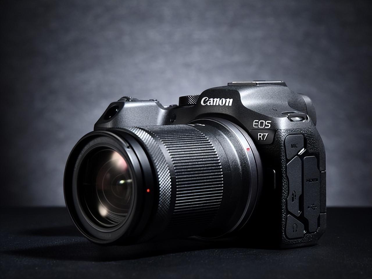 佳能EOS R7评测：全能的便携微单相机