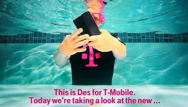 不服下个水?外媒水下开箱三星Galaxy S7