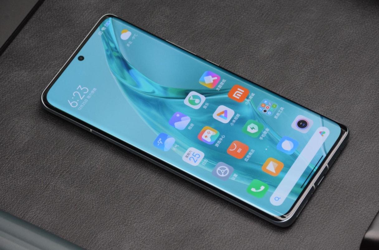 相差1000元,小米12和小米12 Pro怎么选?内行人的回答很明智