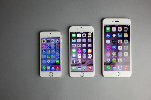 太坑了！老款iPhone更换电池涨到219元，网友：还真是奸商