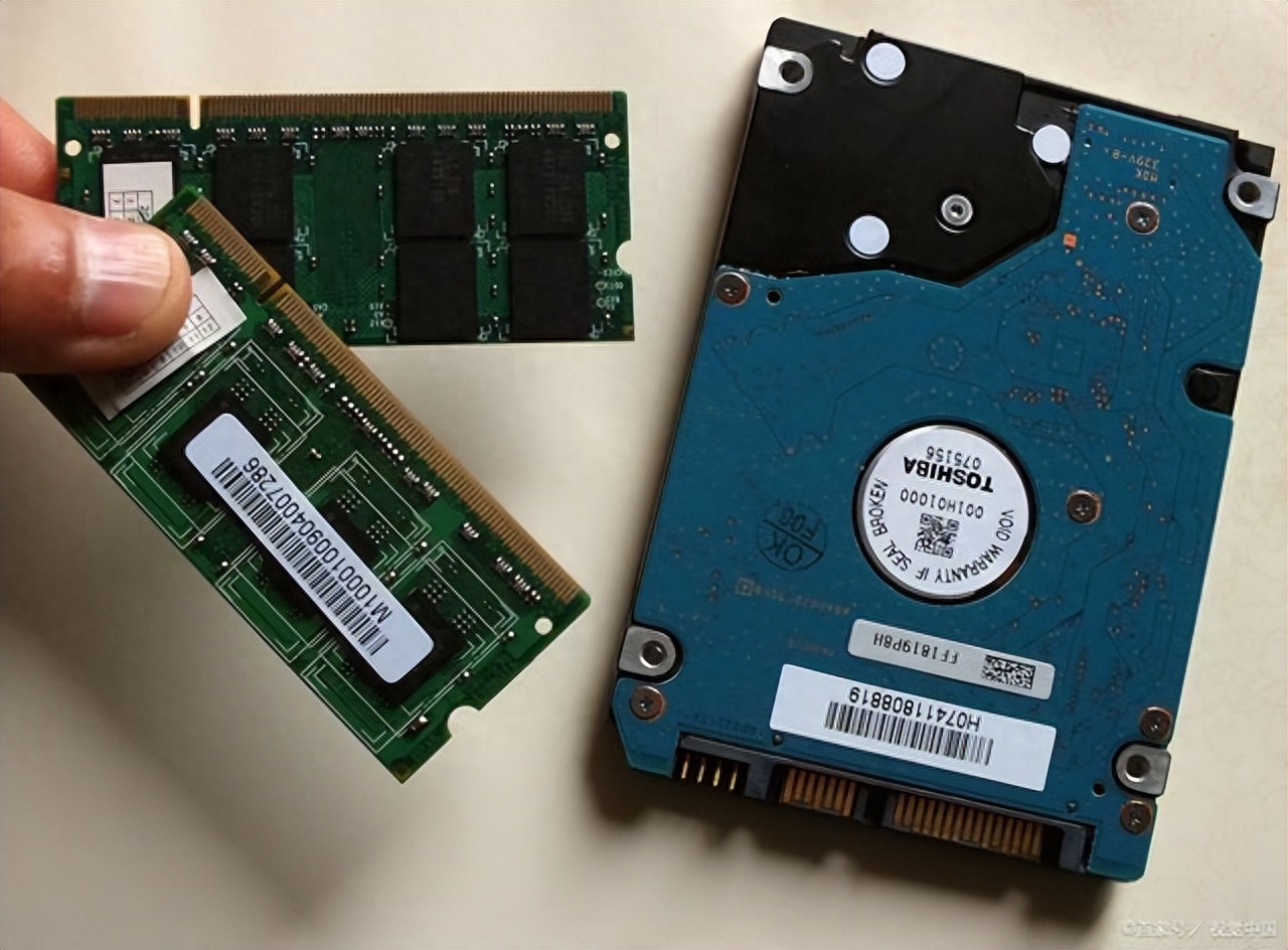 固态硬盘和机械硬盘究竟哪个好?优缺点揭秘