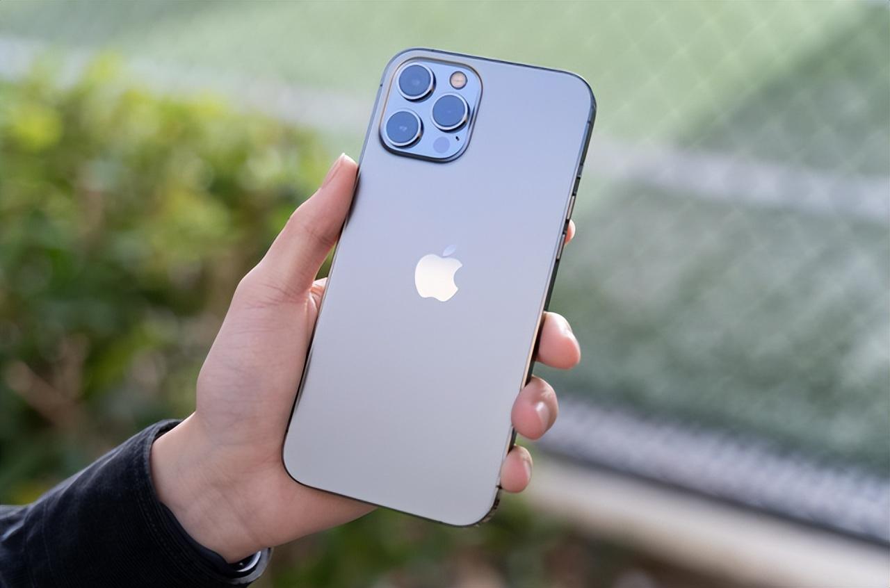 用了10年的iPhone手机,换成小米12S Ultra后,有话想说憋不住了