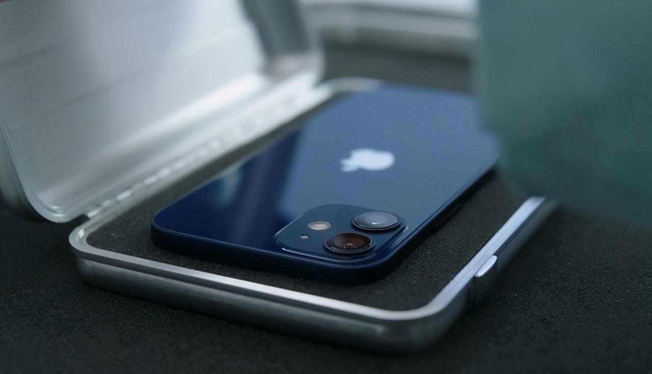 苹果iPhone12拍照浅析：祖传1200万像素恐被安卓吊打