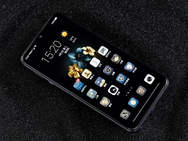 堪比移动电源 千元预算海信手机金刚5绝对要买