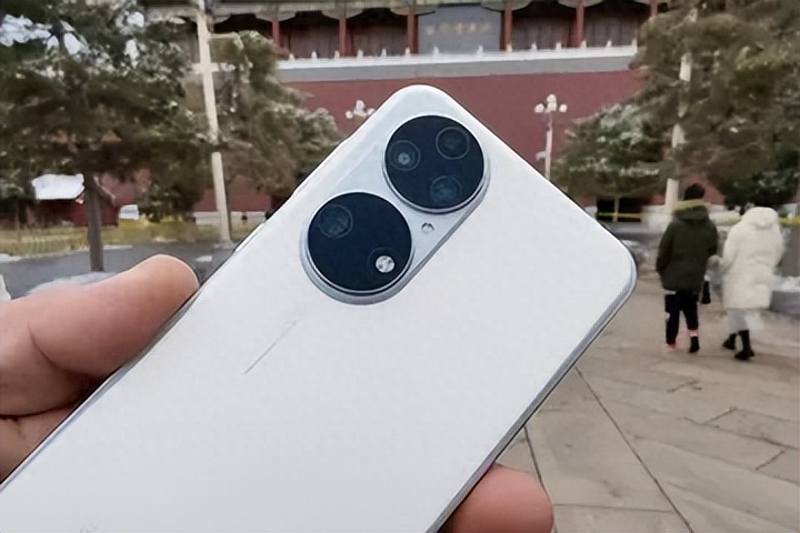 华为再好也不要乱买，目前这4款手机是最优选，个个都是高性价比