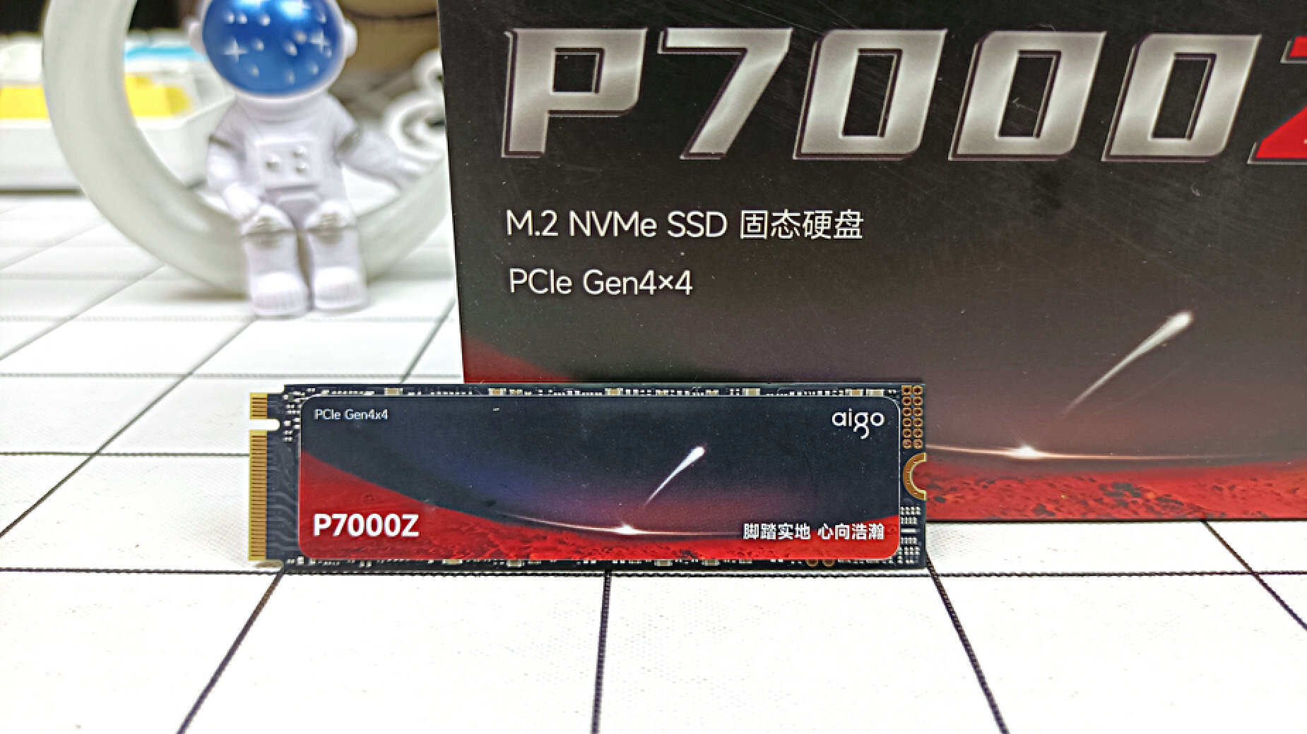 长存掀桌子了！国产之光致态再次大降价，致态7100固态2TB 799元