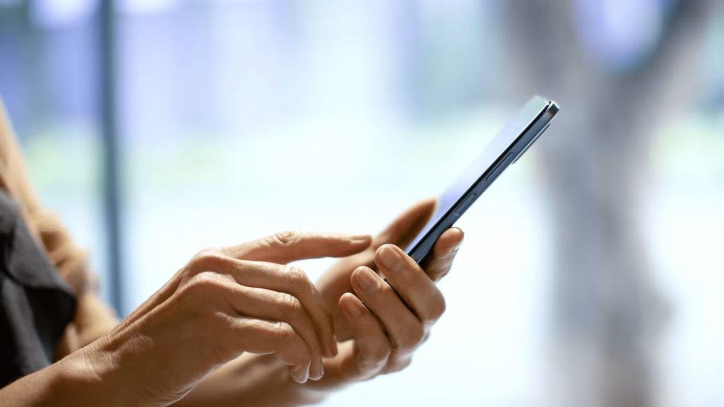 诺基亚在美国推出C110/C300两款入门机型