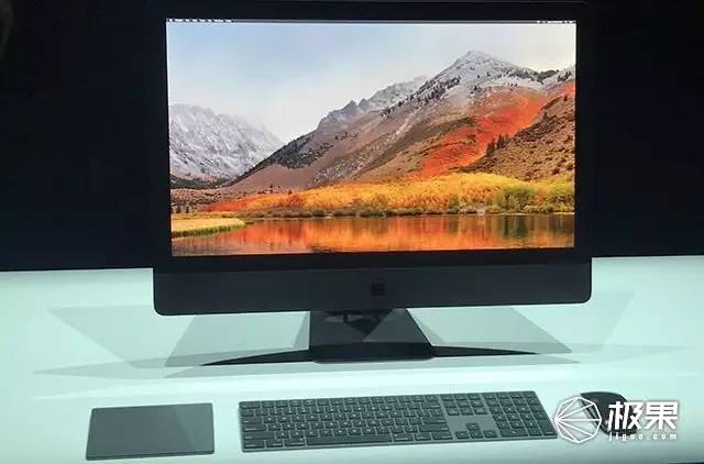 惠普也出怪兽级电竞笔记本!运行快散热强,显示器还特别牛