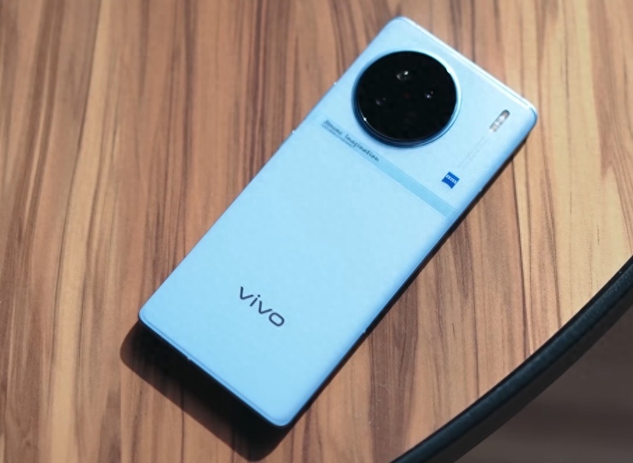 2023年更换手机,选这3款手机很实用,正常使用3-5年没压力