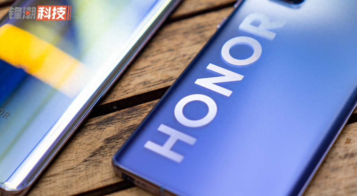 荣耀30 系列上手图赏:轻薄手感+潮美设计,你要的它都有