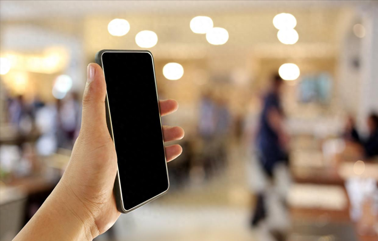 买手机预算不足1000元,推荐3款性价比高的手机,其中一款是华为